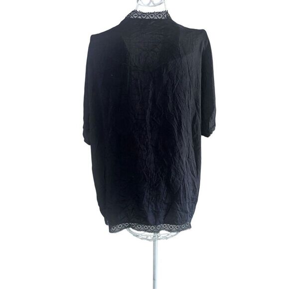 GREAT CONDITION WOMEN Paparazzi Black Embroidered Floral Kimono Crochet Trim Ope - Picture 6 of 10